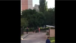 Під час масової бійки в Луцьку підліткові встромили в спину ніж (відео)
