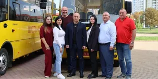 Громадам Волині передали чергову партію нових шкільних автобусів (фото)