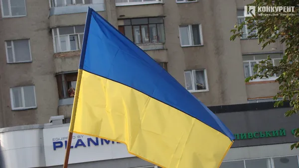 Над Волинню замайорів найбільший прапор (фото. відео)