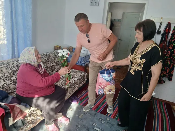 Дочекалася 60 правнуків: довгожителька з Волині відзначила 90-річчя (фото)
