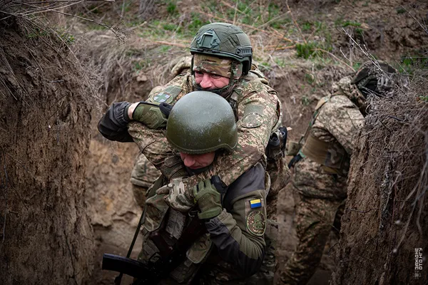 Волинські гвардійці відпрацьовують евакуацію поранених у «червоній зоні» (фото)