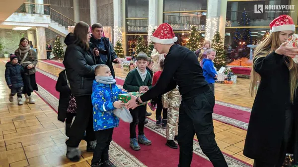 Для дітей військових у Луцьку влаштували казкове свято (фото)