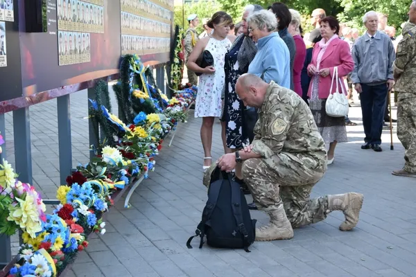 У Луцьку вшанували пам'ять бійців, які загинули в АТО (фото)