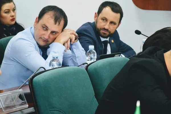 Перший і просто заступник міського голови