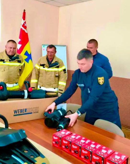 У Луцькому районі добровольці-рятувальники отримали спецобладнання (фото)