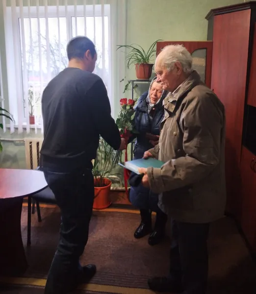 На Волині рідним загиблого воїна вручили його почесний орден «Хрест Героя»