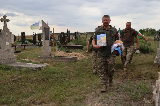 На Волині громада провела в останню путь військовослужбовця Леоніда Фищука (фото)