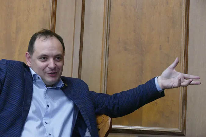 Вимагають 100 тисяч гривень: Марцінківу пригадали його обіцянку