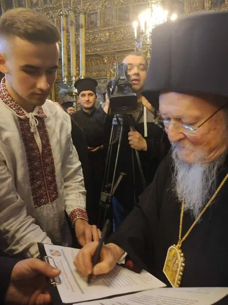 Студент з Луцька попросив Варфоломія благословити перехід на новоюліанський календар (фото)