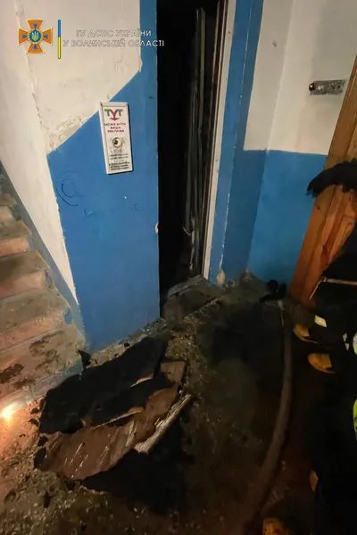 У Луцьку загорівся ліфт у 9-поверхівці: рятувальники евакуювали шістьох людей (фото, відео)