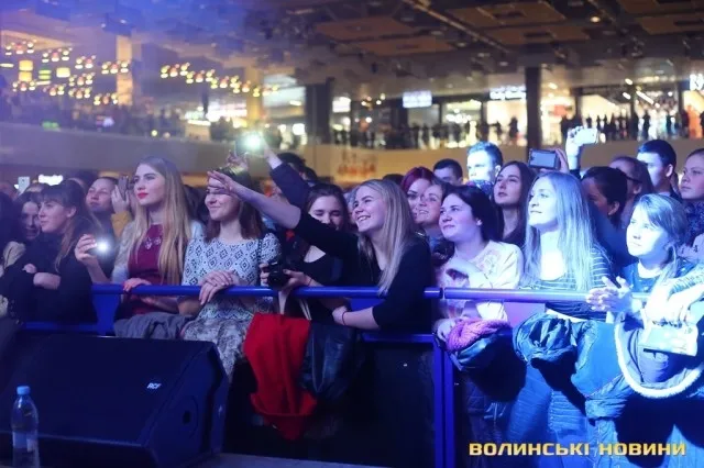У луцькому «ПортCity» відгримів концерт гурту «Без обмежень» (фото)