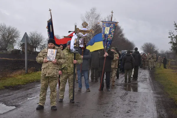 Загинув у свій день народження: у Луцькому районі прощались з захисником Олегом Корецьким (фото)