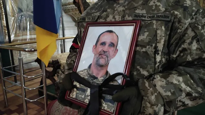 У Луцьку попрощались з загиблим захисником Віктором Анченком