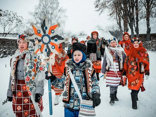 Лучани почують традиційні колядки прямо в магазинах волинської мережі: де і коли