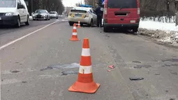 У Луцьку автомобіль збив дівчину, яка знехтувала "зеброю" 