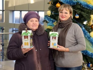 ПриватБанк подарував лучанкам по тисячі на комунальні послуги