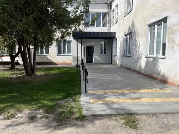 У лікарні на Волині, де лікують дітей, виявили плісняву у палаті з немовлям та проблеми з харчуванням (фото)