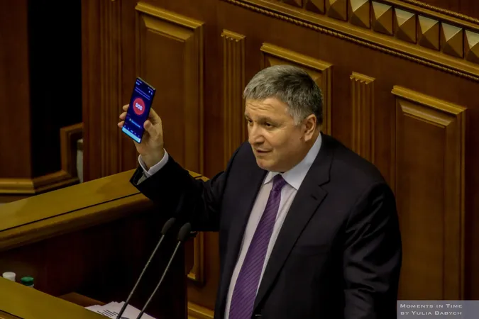 Поліція у телефоні: МВС працює над мобільним додатком для виклику