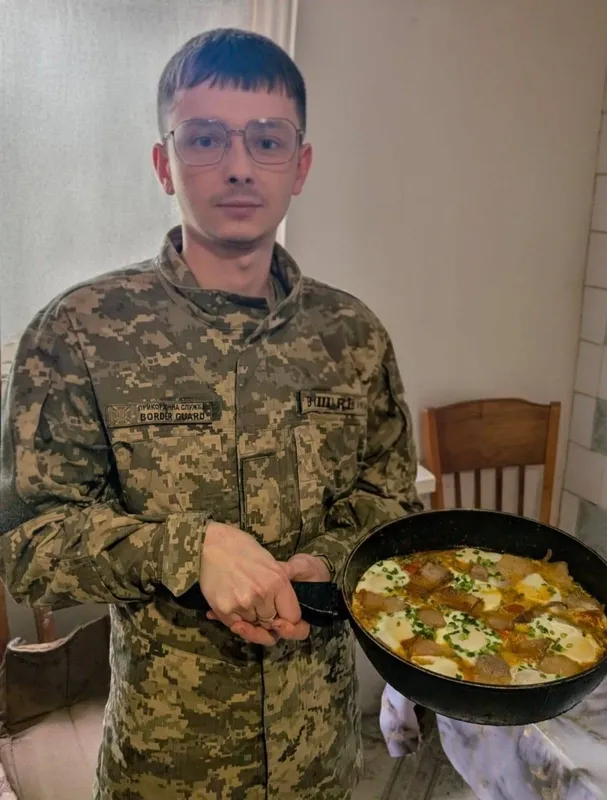 «Майстер-шеф» на передовій: як волинські прикордонники готують у польових умовах (фото)