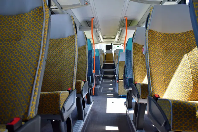 Волинь отримала два шкільні автобуси від Швеції (фото)