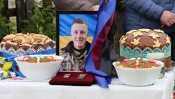На Волині провели в останню дорогу Героя Володимира Ридчука (фото)