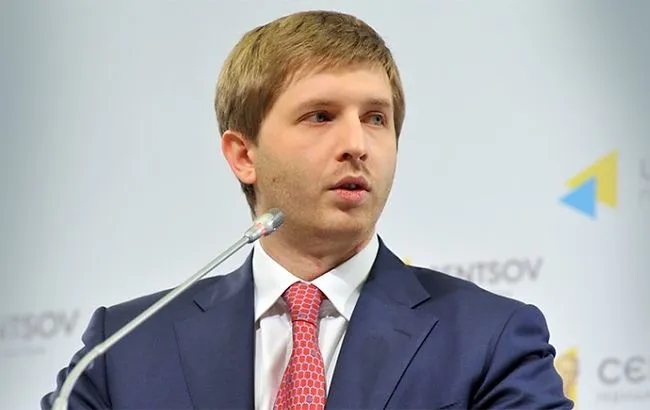 Голова Нацкомісії з регулювання у сфері компослуг йде у відставку 