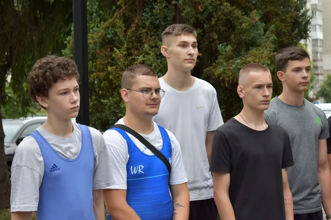 У Луцьку урочисто підняли Олімпійський прапор (фото)