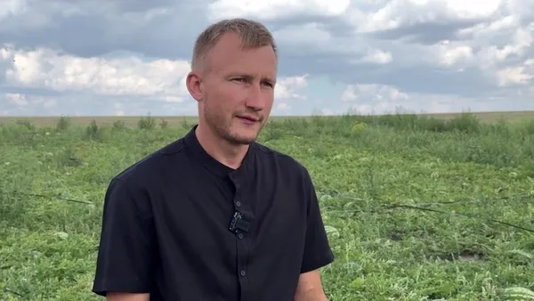 «Помідори файні, кавуни – суперові»: як подружжя з Волині вирощує 30 сотих баштанних (фото, відео)