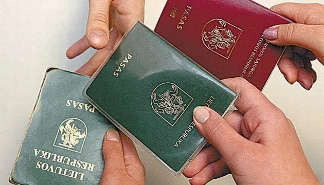 На «Ягодині» затримали нелегала з чужим паспортом