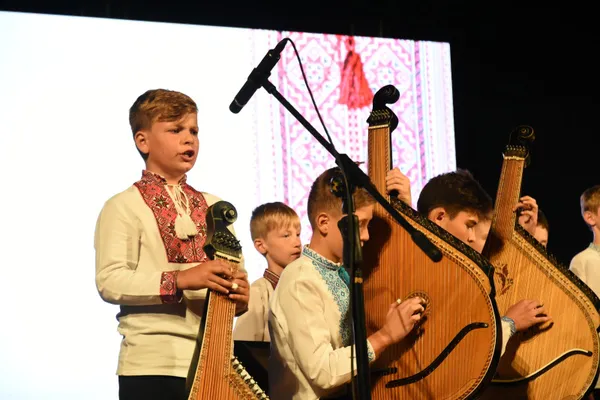 У Луцьку відзначили переможців пісенного конкурсу «З родинного джерела – 2021»