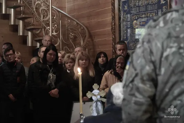 У місті на Волині відбулося прощання з полеглим захисником Сергієм Остапишиним (фото)