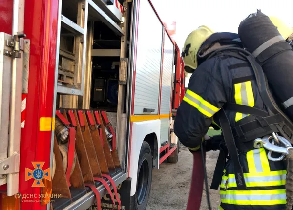 Дії у випадку обстрілів: у Володимирі навчаються рятувальники (фото)