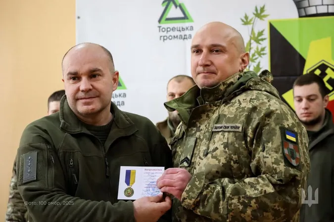 Бійців волинської «сотки» відзначили медалями «За оборону Торецької громади» (фото)
