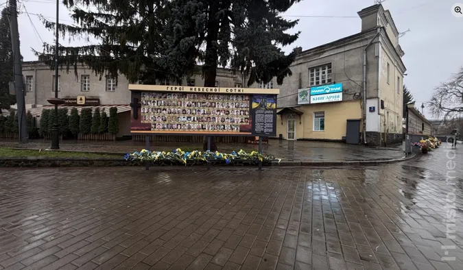 Луцький стенд Героїв Небесної Сотні тепер має нове місце