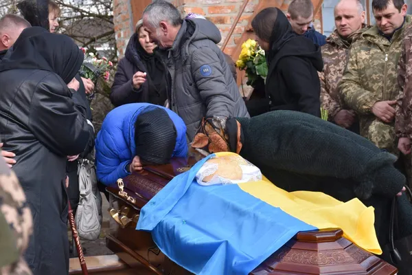 У Луцькому районі попрощалися із полеглим на війні Іваном Войтовичем (фото)