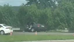 У Луцьку на Ківерцівському мосту автівка злетіла з дороги (відео)