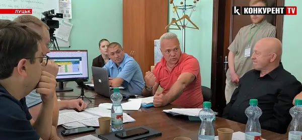 У Луцьку – скандал: мешканці будинку платять за воду, яку хтось краде уночі (відео)