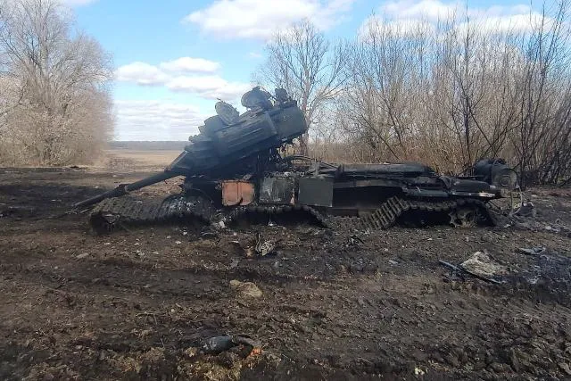 СБУ просить повідомляти про рух техніки ворога лише через офіційні канали