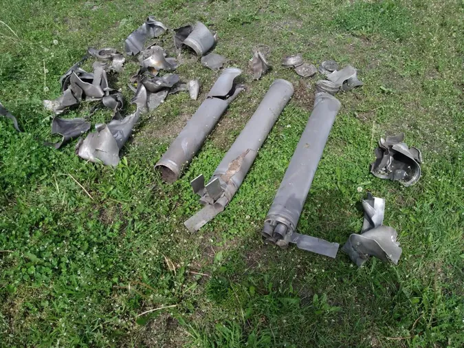 Літак випустив 6 ракет: рашисти втретє за день обстріляли Сумщину (фото, відео)