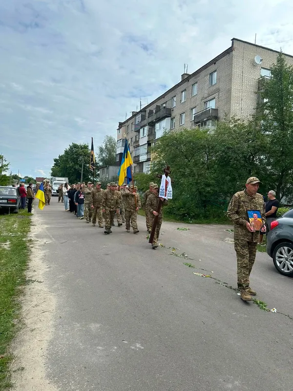 На Волині в останню земну дорогу провели Героя Сергія Григіля (фото)