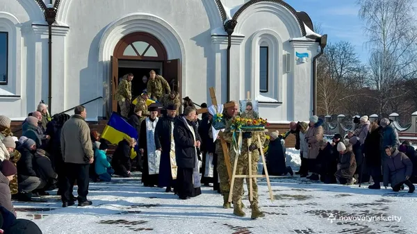 На Волині провели в останню дорогу загиблого воїна Володимира Михнюка (фото)