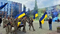 У Ковелі попрощалися із Захисником Петром Коломійчуком, який загинув у ДТП на Дніпропетровщині (фото)