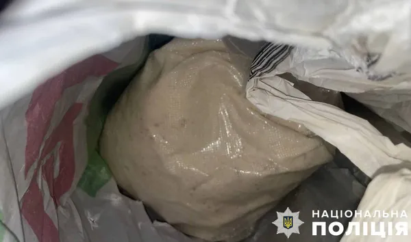 У Києві арештували дівчину, в якої знайшли 3 кілограми наркотиків (фото)