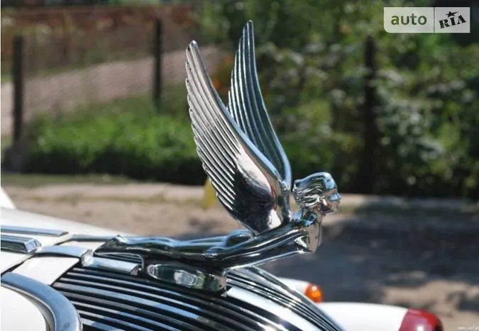 У Луцьку виставили на продаж унікальне американське ретроавто (фото)