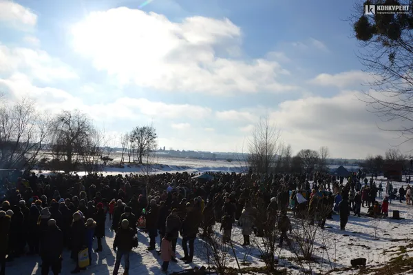 Як лучани на Стиру занурювалися на Водохреща (фото)