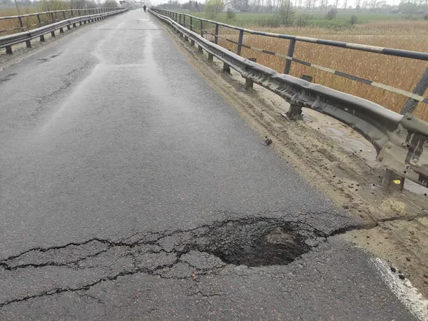 За три дні до обвалу мосту на трасі Луцьк – Львів владу попереджали про можливу катастрофу (фото)
