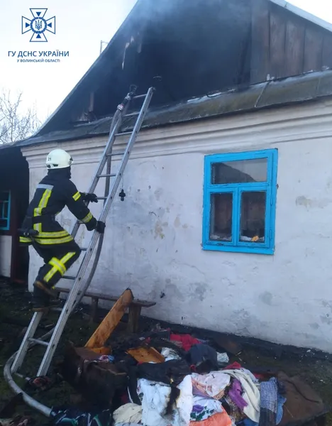 На Волині у пожежі загинула 85-річна бабуся (фото)