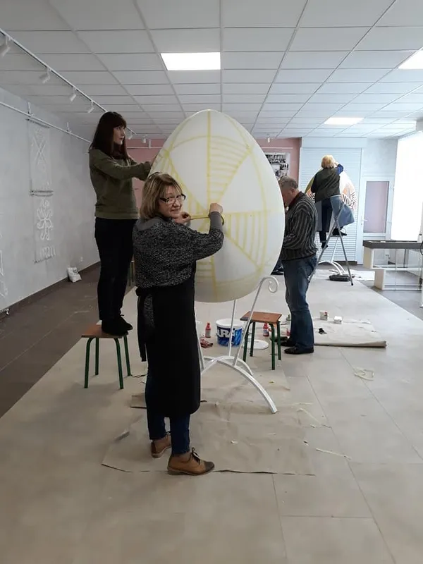 На пішохідній вулиці Луцька встановлять гігантські яйця (фото)
