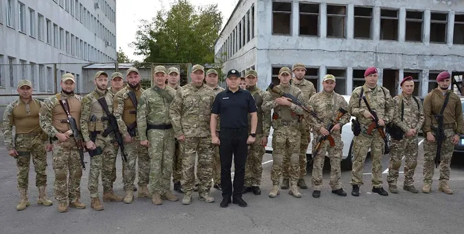 Поліцейські з Волині вирушили у зону бойових дій (фото)