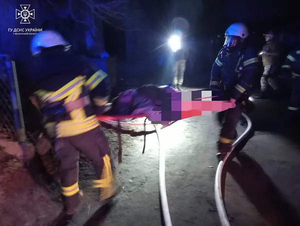 У Нововолинську з вогню врятували жінку (фото)